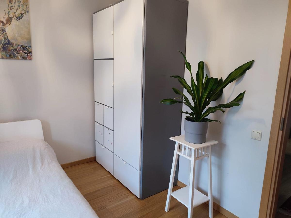 Cozy 2-Bedrooms Apartment In A New Complex Near The Airport And The Center Riga Exterior foto